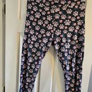 Paw print leggings plus size